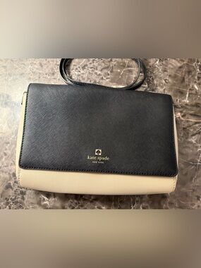 kate spade Black and Cream Chain-Detail Crossbody